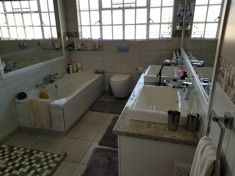 4 Bedroom Property for Sale in Naudeville Free State